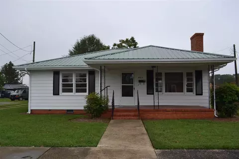 502 E Hill St, Benson, NC 27504 photo 2