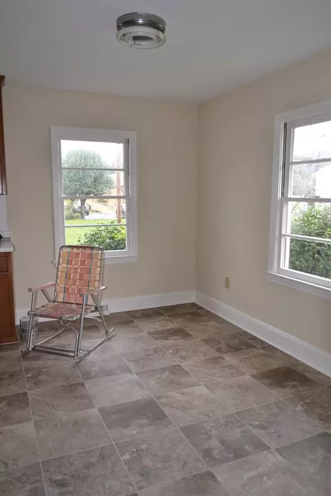 502 E Hill St, Benson, NC 27504 photo 10