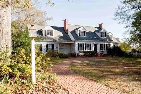 211 E Front St, Lillington, NC 27546 photo 2