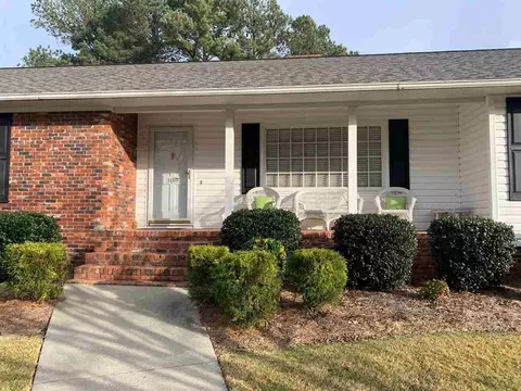 309 Briarcliff Dr, Dunn, NC 28334 photo 2
