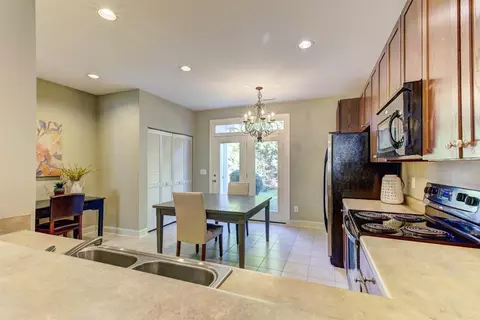 1018 Freeport Dr, Cary, NC 27519 photo 9