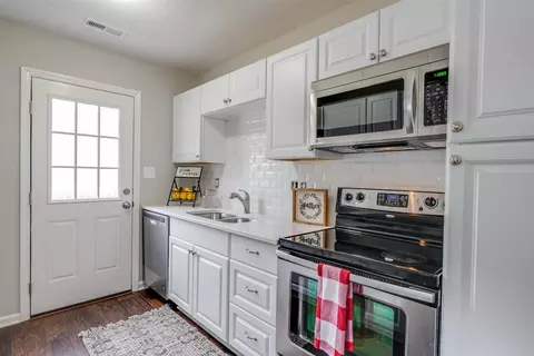 3000 Corinth Ln, Durham, NC 27704 photo 7