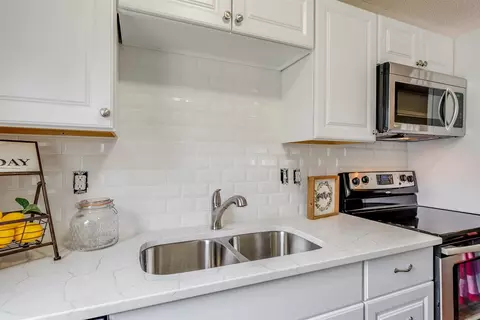 3000 Corinth Ln, Durham, NC 27704 photo 8