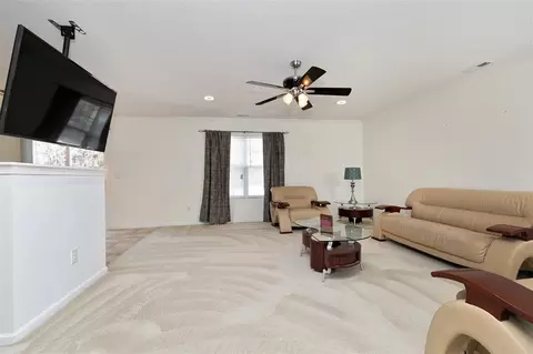 3718 Mountain Brook Cir, Durham, NC 27704 photo 9