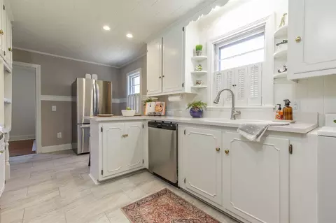 517 E Pine St, Graham, NC 27253 photo 7