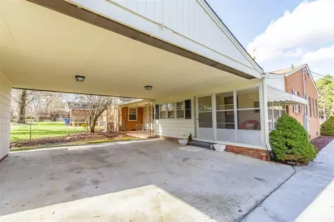 517 E Pine St, Graham, NC 27253 photo 28