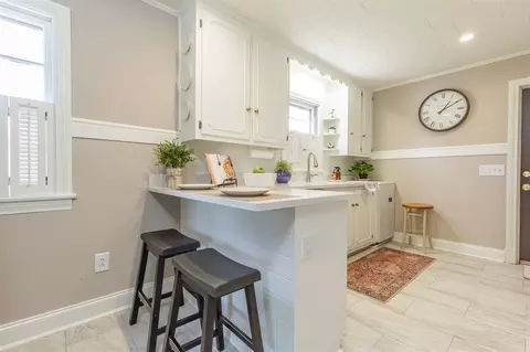 517 E Pine St, Graham, NC 27253 photo 6