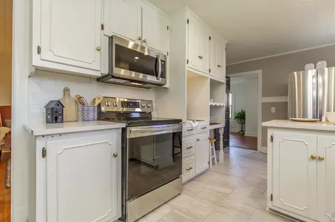 517 E Pine St, Graham, NC 27253 photo 8