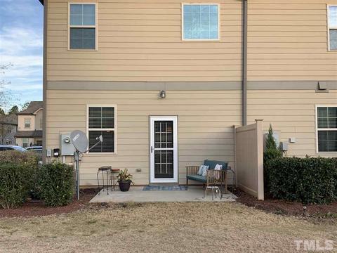 2422 Baslow Dr, Apex, NC 27539 photo 2