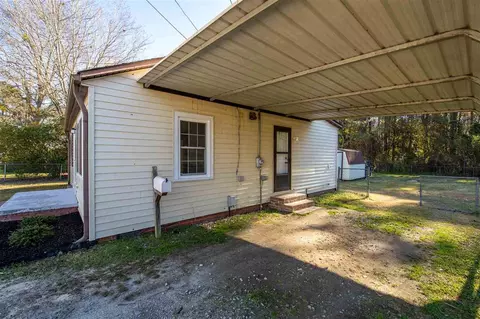 107 Joy St, Dunn, NC 28334 photo 4