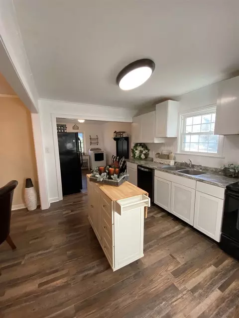 205 N 9th St, Erwin, NC 28339 photo 7