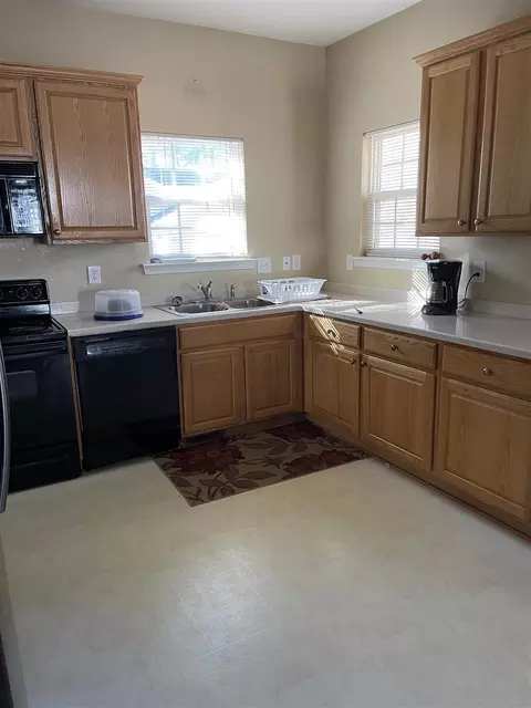 6 Lost Tree Ct, Durham, NC 27703 photo 2