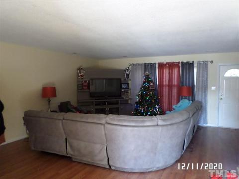 8 Astor Ct, Durham, NC 27705 photo 2