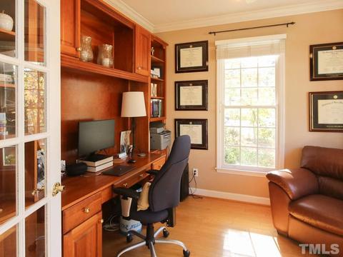 8001 Mackenzie Ct, Durham, NC 27713 photo 4