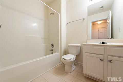26 Edgebrook Cir, Durham, NC 27703 photo 18