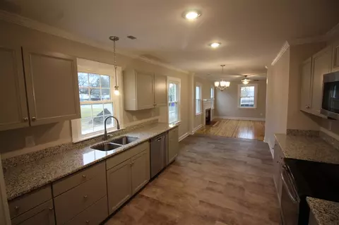 502 E Morris Ave, Benson, NC 27504 photo 10