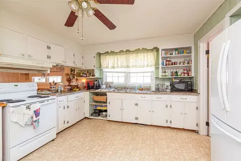 102 Whitley Dr, Smithfield, NC 27577 photo 10
