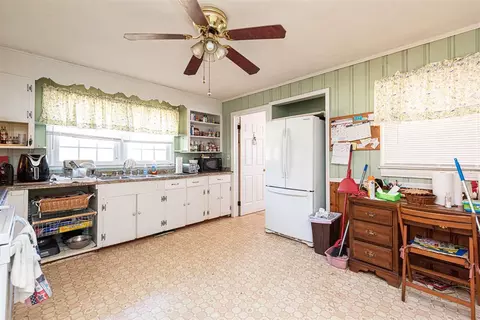 102 Whitley Dr, Smithfield, NC 27577 photo 9