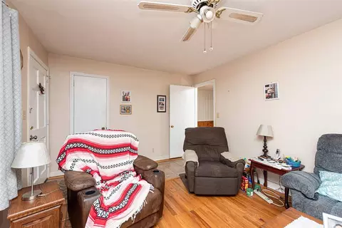 102 Whitley Dr, Smithfield, NC 27577 photo 6