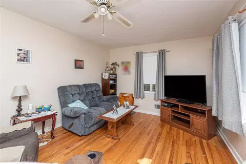 102 Whitley Dr, Smithfield, NC 27577 photo 5
