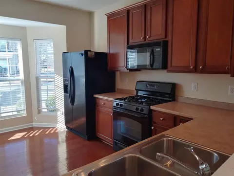 1 Suncrest Ct, Durham, NC 27703 photo 2