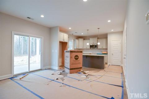 293 Berg St, Smithfield, NC 27577 photo 5