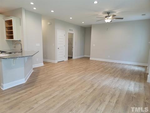187 Tailwind Ln, Smithfield, NC 27577 photo 4