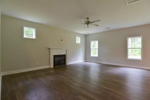 201 Tailwind Ln, Smithfield, NC 27577 photo 3