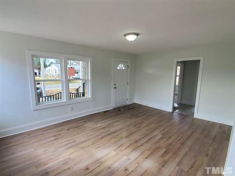 607 E Davis St, Smithfield, NC 27577 photo 3