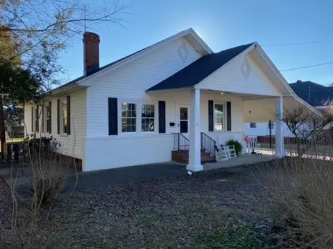 207 W D St, Erwin, NC 28339 photo 2