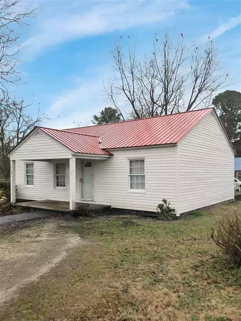48 Erwin St, Coats, NC 27521 photo 1