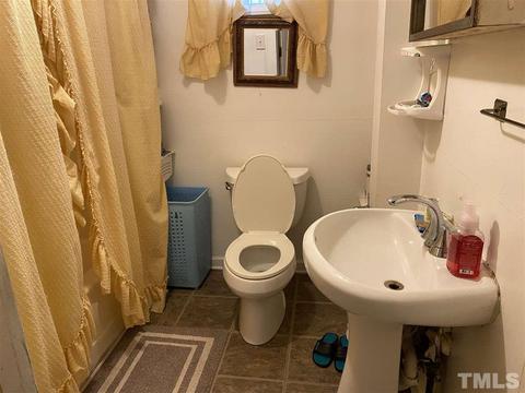 905 Edith St, Durham, NC 27705 photo 10