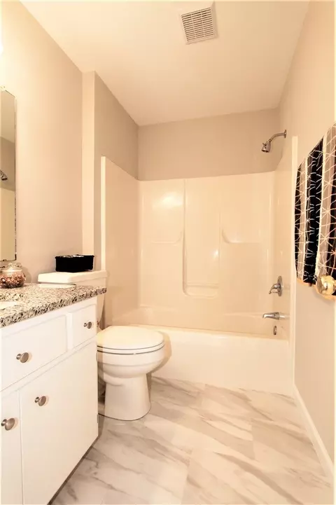 910 Sunstone Dr, Durham, NC 27712 photo 9