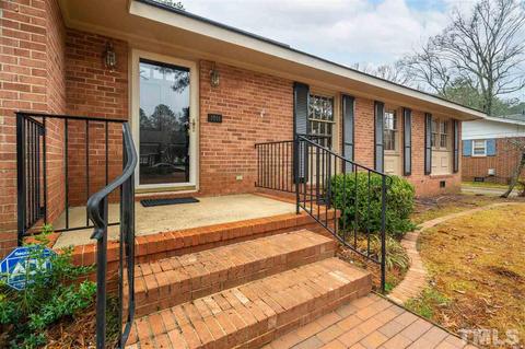 1011 S Walnut Dr, Smithfield, NC 27577 photo 4