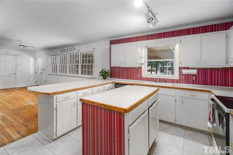 1011 S Walnut Dr, Smithfield, NC 27577 photo 8