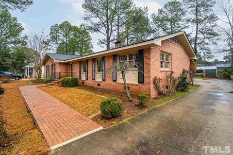 1011 S Walnut Dr, Smithfield, NC 27577 photo 3