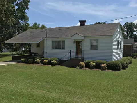 401 E J St, Erwin, NC 28339 photo 1