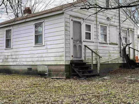 2303 Ashe St, Durham, NC 27703 photo 3