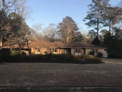 703 S Crescent Dr, Smithfield, NC 27577 photo 2