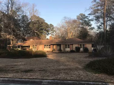 703 S Crescent Dr, Smithfield, NC 27577 photo 3