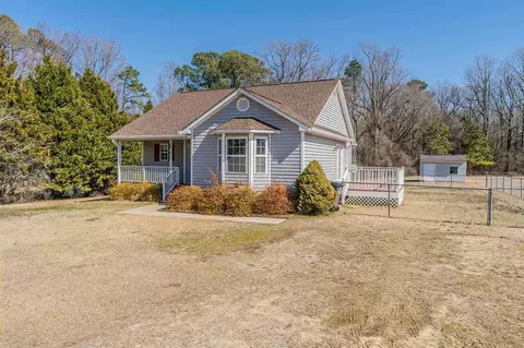 134 Lansing Dr, Benson, NC 27504 photo 3