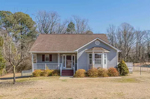 134 Lansing Dr, Benson, NC 27504 photo 1