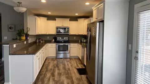 409 N Johnson St, Benson, NC 27504 photo 4