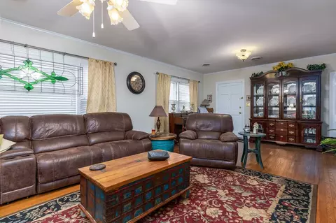 801 S 1st St, Smithfield, NC 27577 photo 3