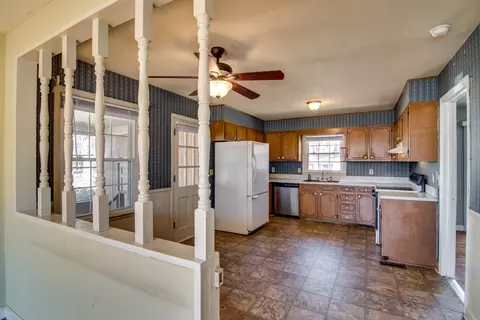414 Crestview Dr, Durham, NC 27712 photo 6
