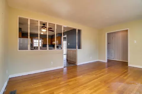 414 Crestview Dr, Durham, NC 27712 photo 11