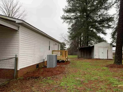 117 Fields Dr, Mount Olive, NC 28365 photo 4