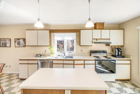 17 Running Brook Ct, Durham, NC 27713 photo 10
