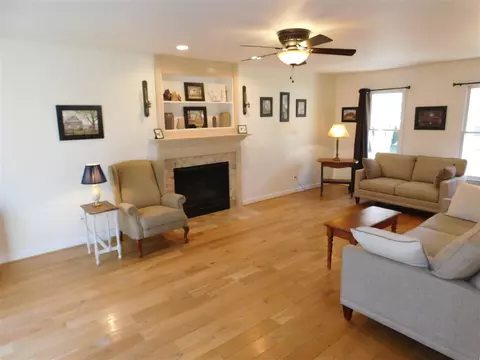 819 Sunstone Dr, Durham, NC 27712 photo 5