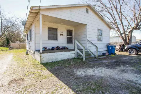 506 E Harnett St, Dunn, NC 28334 photo 2